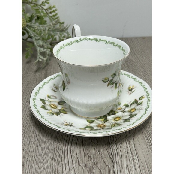 Vintage Rosina English Bone China Teacup & Saucer December Christmas Rose - Picture 7 of 10